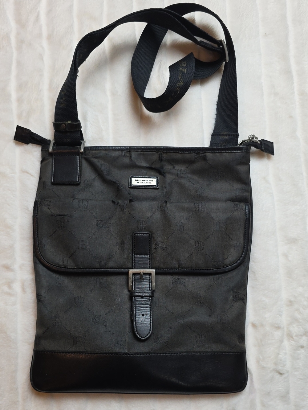 Burberry Black Men's Messenger Crossbody Bag